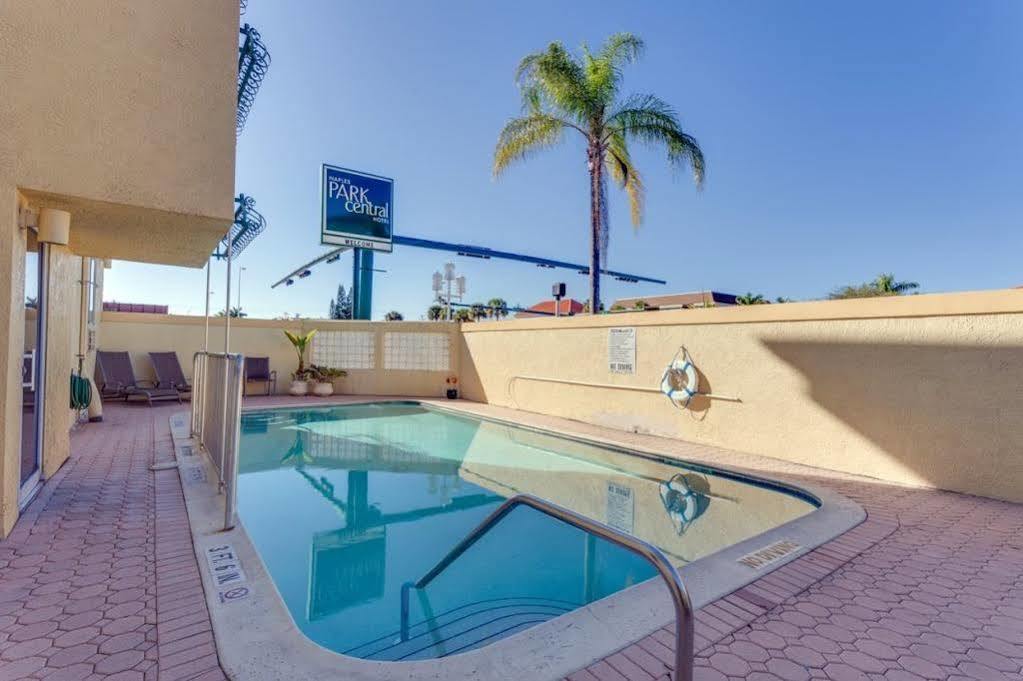 Naples Park Central Hotel Exterior foto